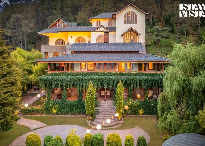 Stayvista At Sylvana Villas With Lawn, Bbq And Jacuzzi Kasauli